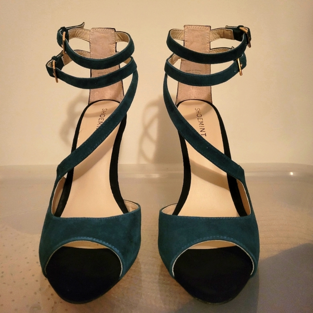 Shoemint Black and Teal Strappy Heels